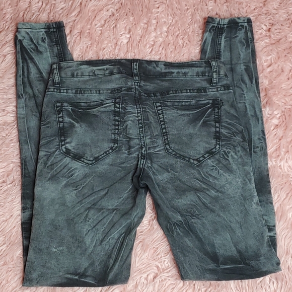 Something Trickie Jeans - Picture 5 of 6